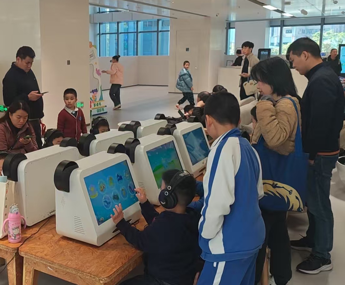 数智化时代的儿童阅读：政策导向与乐读派少儿数字绘本机的实践路